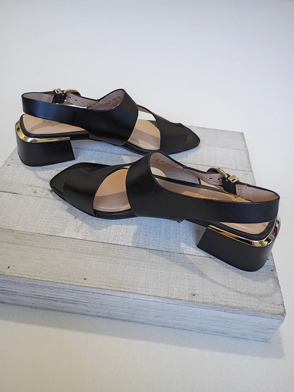 27 EDIT Audra Black Leather Slingback Block Heel Sandals Gold Buckle Size 5.5